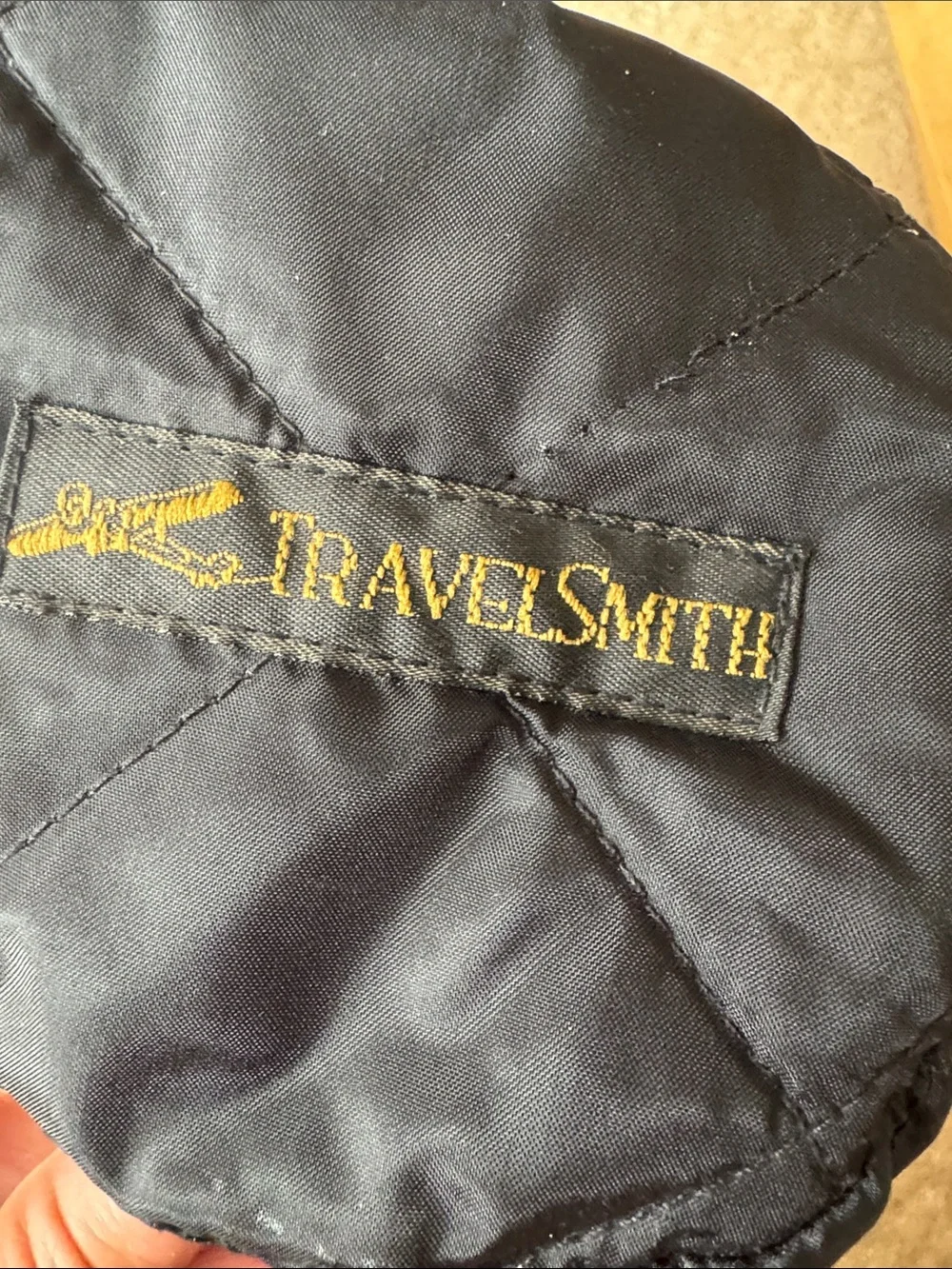 Travelsmith black insulated, quilted wine bag